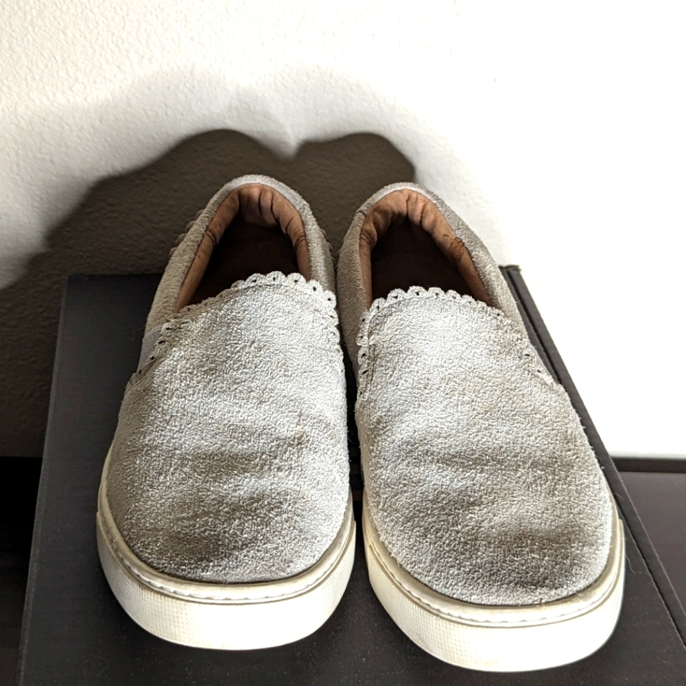 Frye Ivy Scallop Slip On Suede Gray Size 6
